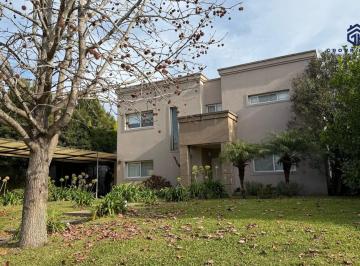 Casa · 175m² · 5 Ambientes · 2 Cocheras · Casa en Haras Santa Maria Venta