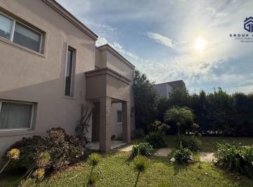 Casa · 175m² · 5 Ambientes · 2 Cocheras · Casa en Haras Santa Maria Venta