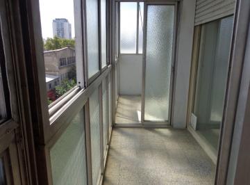 Departamento de 2 ambientes, Parque Chacabuco · Temporario. Sin Muebles. 2 Amb. con Balcon Cerrado. Baño y Cocina Completos