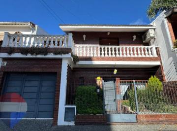 Casa · 119m² · 4 Ambientes · 1 Cochera · Venta Casa 4 Ambientes Merlo Centro - Apta Credito