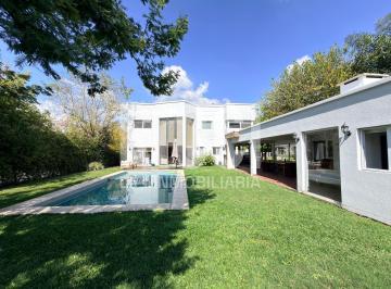 Casa · 150m² · 4 Ambientes · 3 Cocheras · Casa en Venta Fincas II, Gutierrez