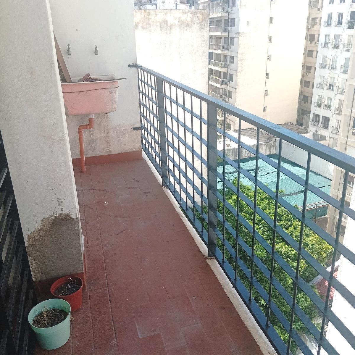 LAS Heras, AV. 2200. Entre Pueyrredon, av. y Azcuenaga