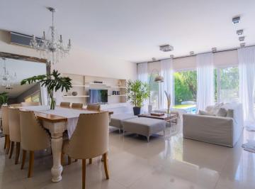 Casa de 5 ambientes, Tigre · Alquiler con Muebles de Elegante y Espaciosa Casa en Nordelta