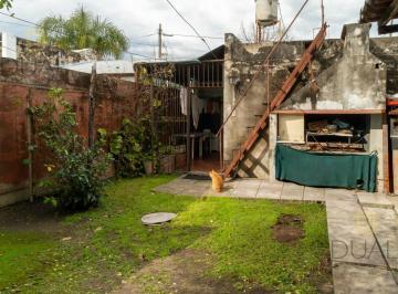 Casa · 172m² · 4 Ambientes · 1 Cochera · Venta Casa en Esquina – 2 Dorm. – Cochera, Galpón y Patio – Apta Crédito