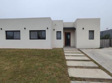 Casa · 140m² · 4 Ambientes · 3 Cocheras · Casa en Venta Barrio Santa Isabel (Ingeniero Maschwitz)