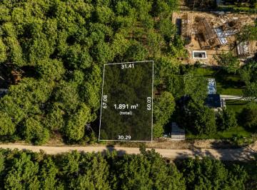 Terreno · 1800m² · Venta Lote en Carilo 1800 m² de Bosque