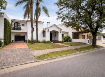 Casa · 238m² · 9 Ambientes · 2 Cocheras · Venta Casa Barrio Urca