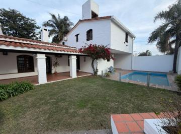 Casa · 238m² · 9 Ambientes · 2 Cocheras · Venta Casa Barrio Urca 4 Dorm. Apta Crédito