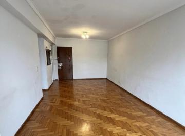 Departamento · 85m² · 3 Ambientes · 1 Cochera · Amplio 3 Ambientes con Cochera en Lo Mejor de Barracas