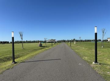 Terreno · 830m² · Los Pasos del Jockey 3. (Los Pasos Arroyo).