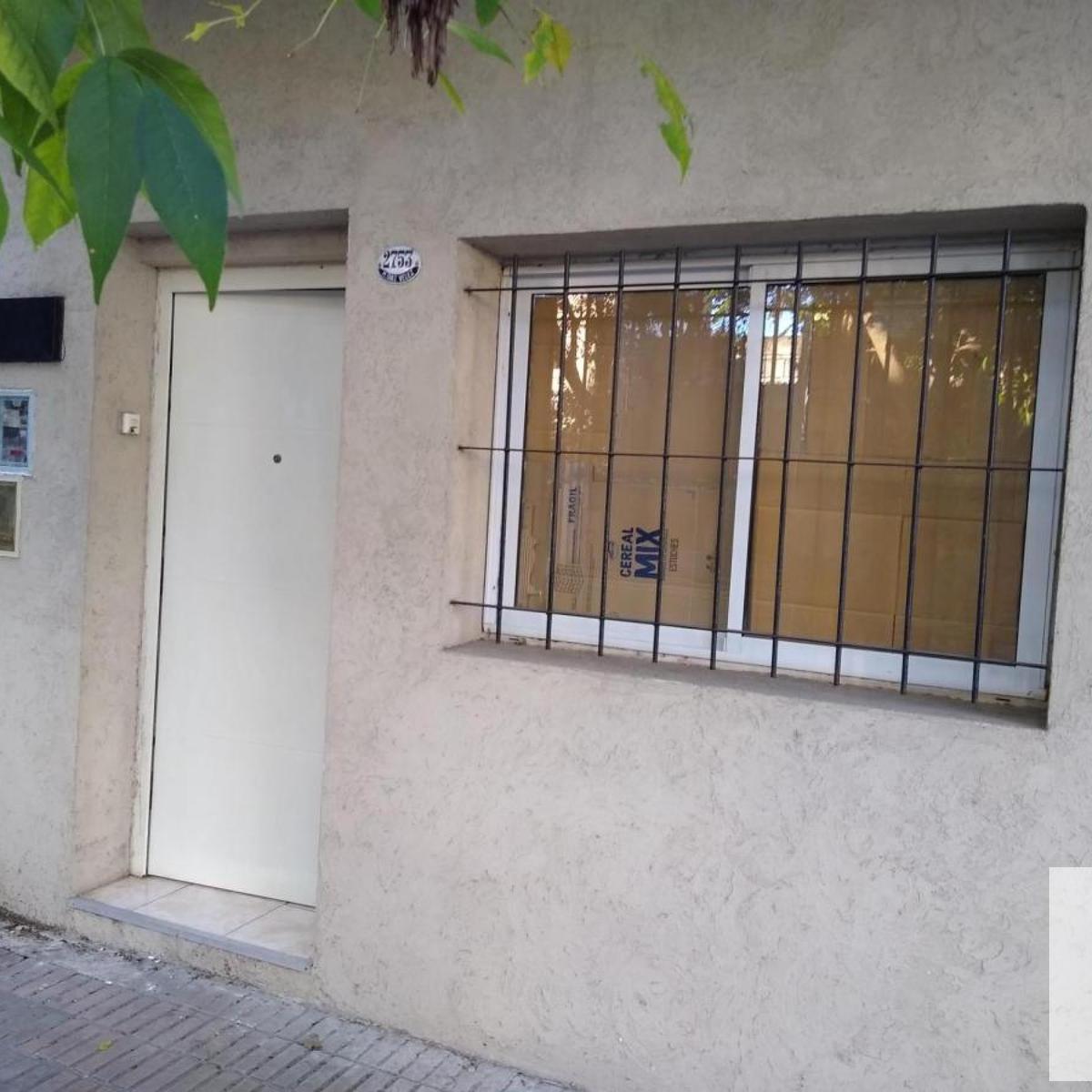 Díaz Vélez e/ Ayacucho y España, Vicente López, GBA Norte