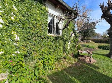 Casa de 5 ambientes, Tres Sargentos · Casa Quinta en Tres Sargentos - Frente a La Estación