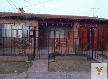 Casa · 75m² · 3 Ambientes · Casa en Venta - 2 Dorm. 1 Baño - 170 m - La Plata