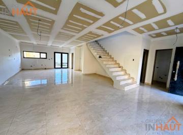 Casa · 172m² · 5 Ambientes · 2 Cocheras · Casa Gerencial a Estrenar 3 Dorm. con Pileta Neuquen