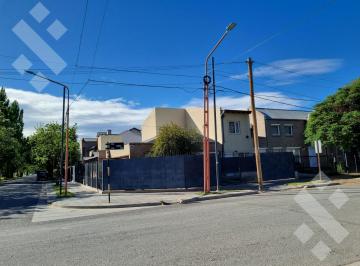 Casa · 207m² · 7 Ambientes · 1 Cochera · Casa Apto Credito en Barrio El Manzanar - Cipolletti - Rio Negro