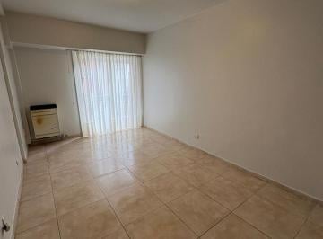 Departamento · 37m² · 2 Ambientes · Venta de Departamento - 2 Ambientes - Reciclado - con Balcón - a La Calle - Centro - Mar del Plata