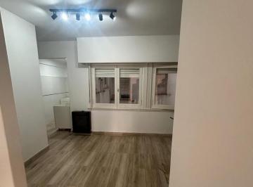 Departamento · 37m² · 2 Ambientes · Venta de Departamento - 2 Ambientes - a La Calle - con Balcón - Plaza Colon - Mar del Plata