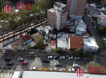 Casa · 232m² · 5 Ambientes · Vende Casa a Refaccionar en El Centro de Neuquén
