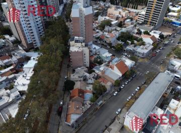Casa · 232m² · 5 Ambientes · Vende Casa a Refaccionar en El Centro de Neuquén