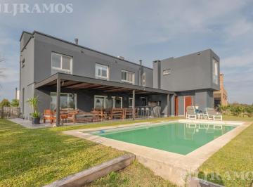 Casa · 187m² · 5 Ambientes · 4 Cocheras · Casa en Venta Al Agua Barrio Marinas - Puertos/ Escobar
