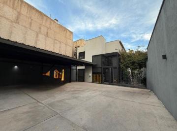 Oficina comercial de 10 ambientes, Ciudad de Mendoza · Venta Y/o Alquiler de Edificio, Excelente Ubicación. 2 Pisos. Para Uso Multiple. Pleno Barrio Bombal