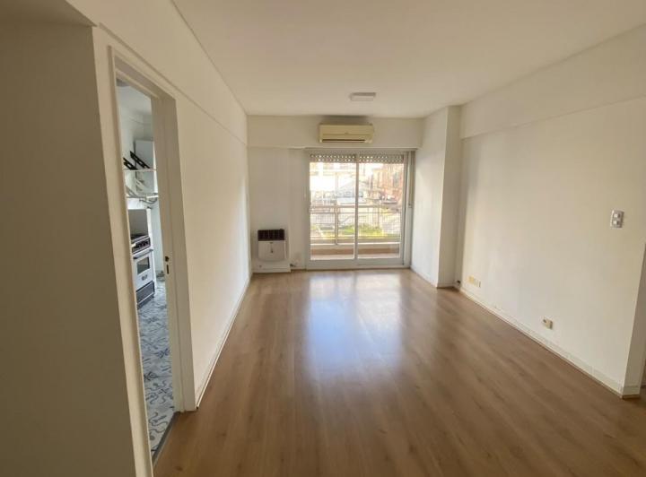 Venta Departamento 2 Ambientes Uriburu y Juncal