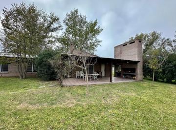 Casa de 4 ambientes, Roldán · Alquiler · Casa · 3 Dorm. · Piscina · Jardin Parquizado · Roldàn