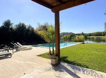 Casa · 295m² · 6 Ambientes · 4 Cocheras · Casa en Venta de 6 Ambientes en Canton Islas Al Agua Amoblada y Equipada