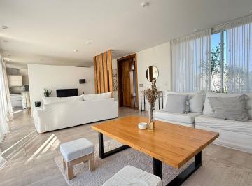 Casa · 295m² · 6 Ambientes · 4 Cocheras · Casa en Venta y Alquiler Anual de 6 Ambientes en Canton Islas Al Agua Amoblada y Equipada