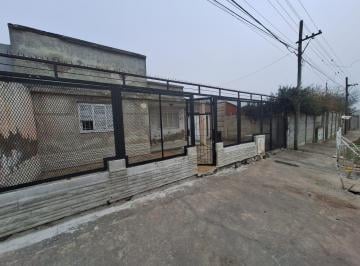 Casa · 70m² · 2 Dormitorios · Casa Tres Ambientes - Amplio Parque - Villa Laza - Tandil