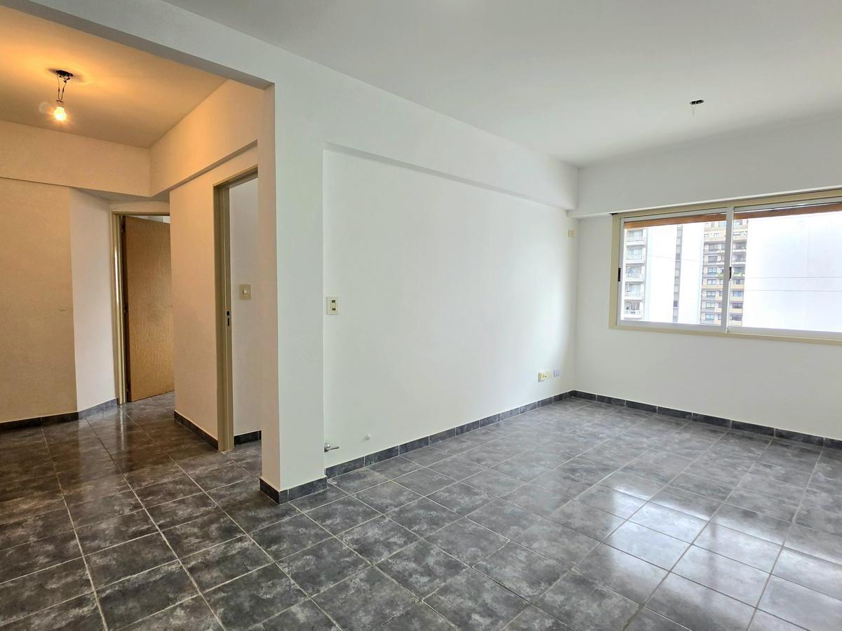 Senillosa al 200, Piso 8