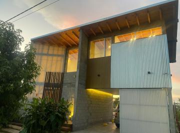 Casa · 160m² · 3 Ambientes · 2 Cocheras · Venta Casa 3 Ambientes Pileta La Candelaria Escalada Zarate