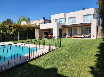 Casa de 5 ambientes, San Fernando · Canchera Casa en Venta Barrio Cerrado La Damasia 3 Dorm. Pileta Parrilla