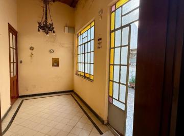 Casa · 178m² · 7 Ambientes · 1 Cochera · Venta Casa, 4 Dorm., Cochera, Patio y Terraza, Dorrego 2300. Barrio Abasto, Rosario.