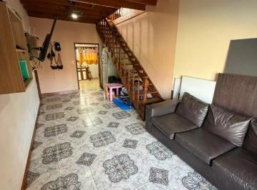 Casa · 102m² · 3 Ambientes · 1 Cochera · Venta Casa 3 Amb Sobre Lote Propio
