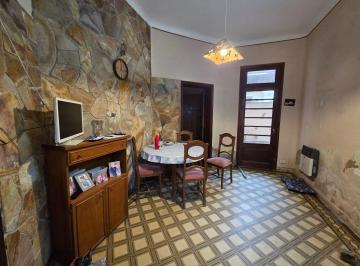 PH · 94m² · 6 Ambientes · Casa de Pasillo No PH a La Venta - Sin Expensas - Barrio Martin