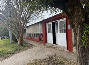 Casa · 123m² · 4 Ambientes · 1 Cochera · Casa en San Luis 2135