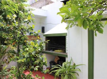 Casa · 170m² · 4 Ambientes · Imperdible 4 Amb con Jardin Parrilla Villa Lugano