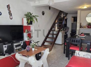 Casa · 60m² · 3 Ambientes · 2 Cocheras · Excelente Oportunidad Dúplex de 2 Dorm. Ubicado en El Corazón del Cerro de Las Rosas.