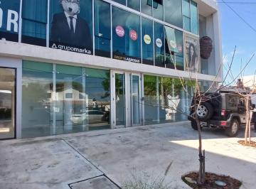 Oficina comercial · 60m² · 2 Ambientes · 1 Cochera · Alquiler de Oficina en Complejo Exclusivo en Cerro de Las Rosas