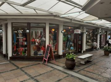 Local comercial · 27m² · Venta Local Ramos Mejia Galeria Varesse Cuotas