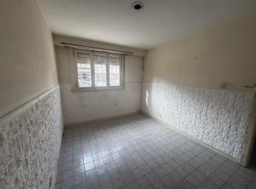 PH de 2 ambientes, Barracas · PH 2 Ambientes y 1/2 Al Frente con Patio. Planta Baja