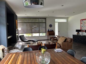 Casa · 190m² · 4 Ambientes · 3 Cocheras · Casa en Venta Altos de Hudson 2 de 3 Dorm., Parque y Pileta