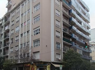 Departamento · 58m² · 1 Dormitorio · Alquiler 24 m 2 Amb y Medio. a La Calle Balcon Centro