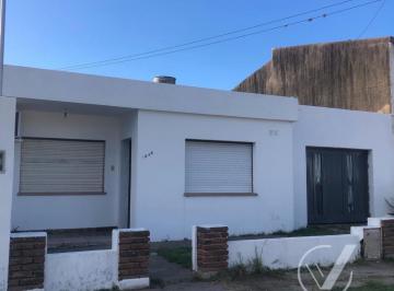 Casa · 100m² · 5 Ambientes · 1 Cochera · Casa en Baradero