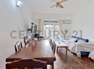 Departamento · 80m² · 4 Ambientes · Venta Departamento 4 Ambientes C/ Balcon y Patio Cubierto/ Villa Crespo