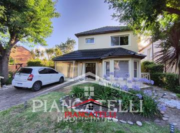 Casa · 360m² · 4 Ambientes · 2 Cocheras · Casa en Venta o Alquiler, 4 Ambientes, Banco Provincia