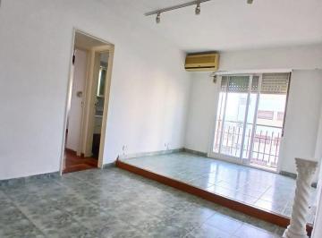 Departamento de 3 ambientes, Barracas · Oportunidad! Se Vende un Hermoso Departamento de 3 Ambientes Al Frente - Barracas