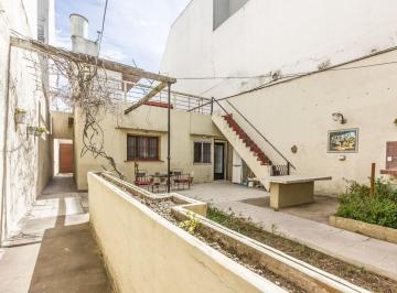 Casa · 225m² · 5 Ambientes · 1 Cochera · Casa Villa Urquiza a Refaccionar