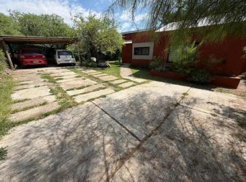 Casa · 143m² · 3 Ambientes · 2 Cocheras · Venta Casa Apta Credito en Unquillo. Una Planta